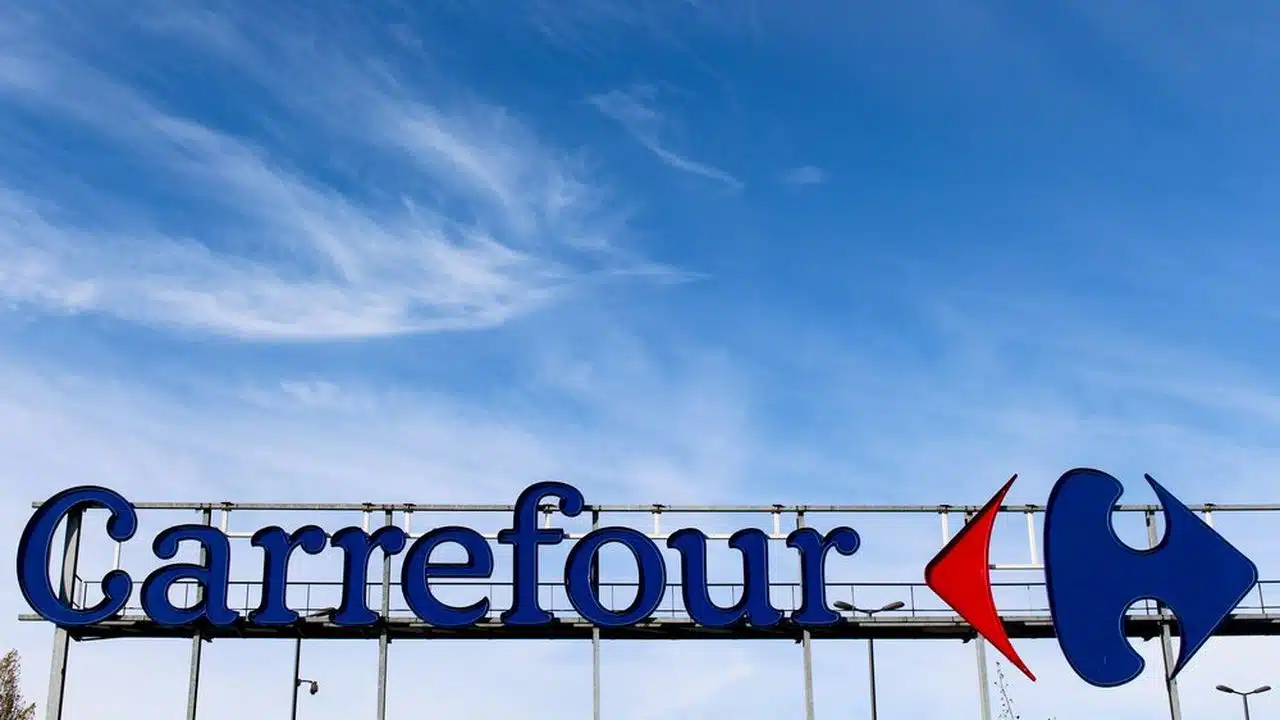 « Je suis caissier chez Carrefour, voici combien je gagne par mois »