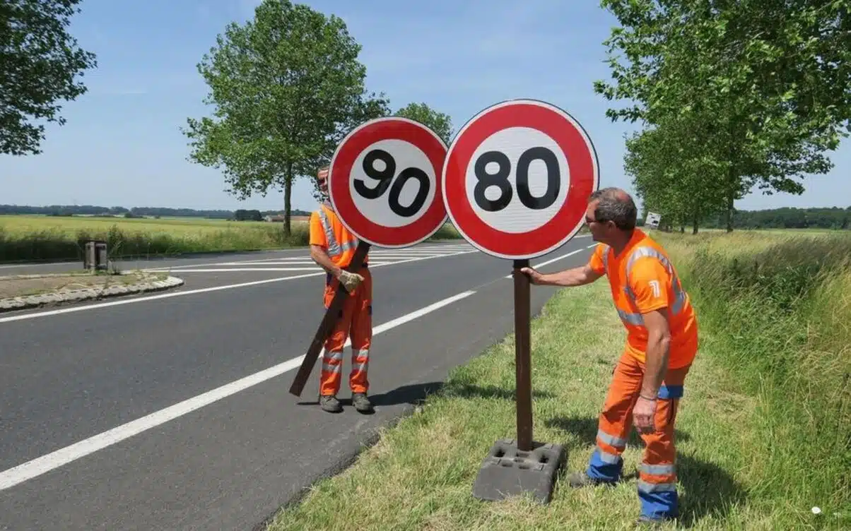 La limitation de vitesse à 80 km/h en France c’est terminé : un retour à 90 km/h est confirmé à partir de cette date, voici les routes concernées